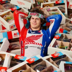 100% Accuri 2 Jett Lawrence LE Donut 2 PK Mirror Lens Goggles -UFO Shop 50056 00001 04 1 jpg