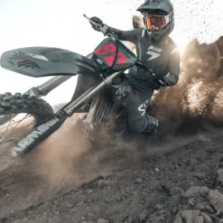 100% Armega Goggles Lightsaber / Clear Lens -UFO Shop 50700 355 02 action jpg