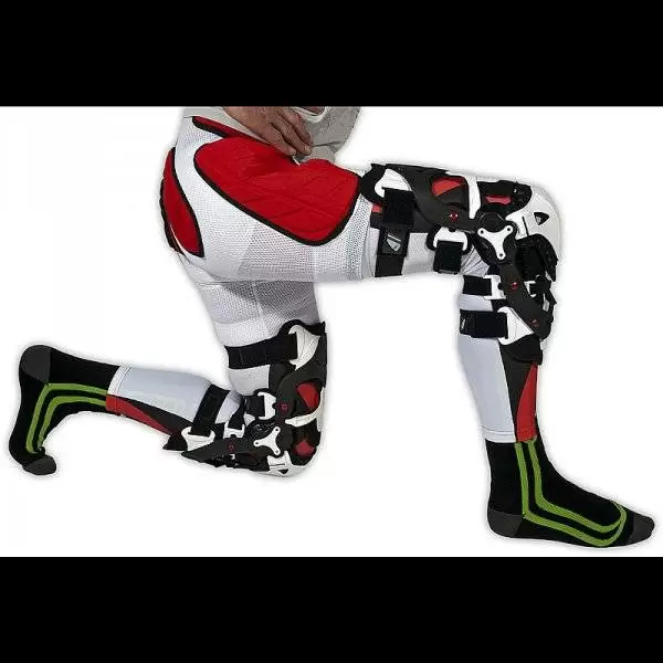 UFO Morpho FIT White Knee Brace Pair 14 UFO Morpho FIT White Knee Brace Pair - Image 14